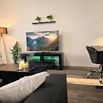 With Balcony & Parking - Apolonialiving Apartmán
