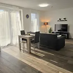 With Balcony & Parking - Apolonialiving Apartmán *