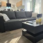 With Balcony & Parking - Apolonialiving Apartmán