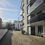 With Balcony & Parking - Apolonialiving Apartmán *