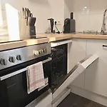 Apartmán With Balcony & Parking - Apolonialiving *
