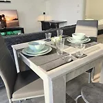 With Balcony & Parking - Apolonialiving Apartmán Karlsruhe