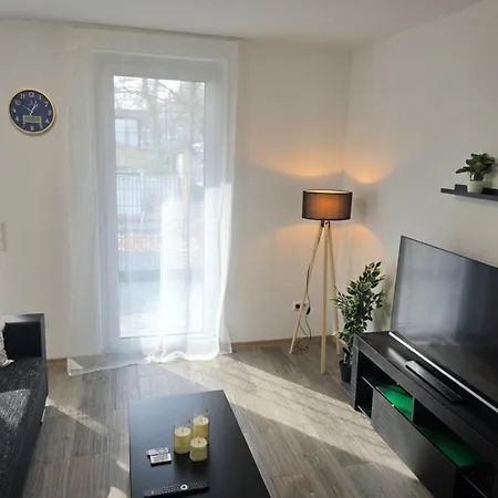 With Balcony & Parking - Apolonialiving Apartmán