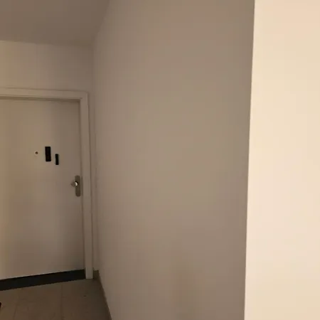 With Balcony & Parking - Apolonialiving شقة كارلسروه